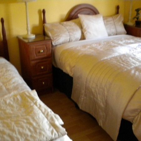Brookville House 恩尼斯 外观 照片